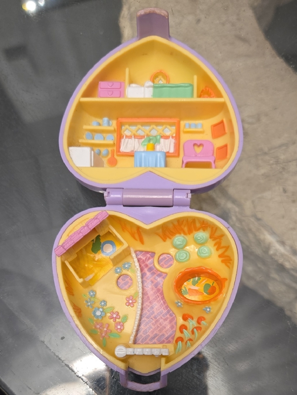 Vintage Bluebird 1993 Polly Pocket Pet Parade Pretty Bunnies Compact Only